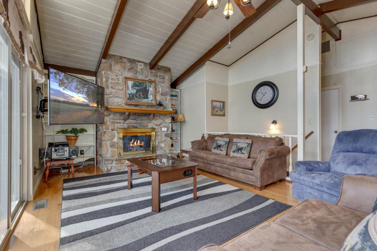 Bear View Chalet, 3 Bedroom, Pool, Pets, Arcades, Wifi, Hot Tub, Sleeps 12 Gatlinburg Exterior photo